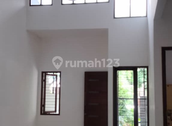 Rumah Semi Furnished di Lokasi Strategis Boulevard Hijau (73514 Er) 2