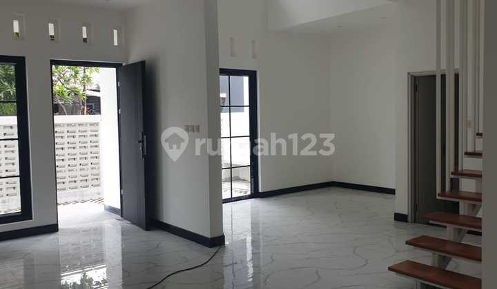 Rumah Aman Siap Ditempati Unfurnished di Harapan Indah (13663 Hn) 2