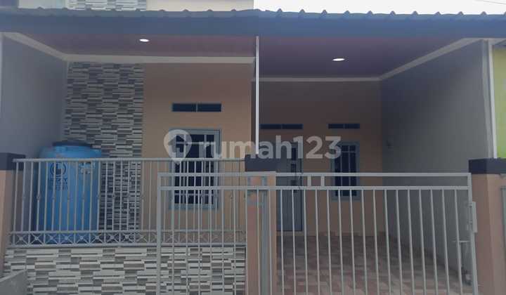 Pilihan Pas Keluarga Muda! Rumah Taman Harapan Baru Siap Huni 22214 Sri