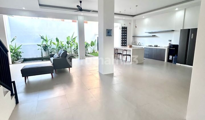 For Sale House Located in Tumbak Bayuh Canggu North Kuta Badung