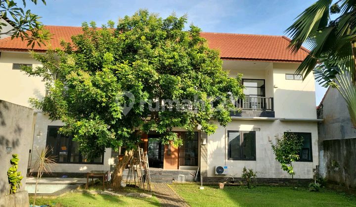 Always Shining Must Sell
Villa for Sale at Puri Gading, Jimbaran, South Kuta, Badung
Land Area: 800 m²
Building Area: ±378 m²
Bedrooms: 3
Bathrooms: 5
Staff Room, Swimming Pool, Garage, Road Access: 5 m
Facing East
SHM
Price: IDR 5,500,000,000 Always Shining Must Sell
Villa for Sale at Puri Gading, Jimbaran, South Kuta, Badung
Land Area: 800 m²
Building Area: ±378 m²
Bedrooms: 3
Bathrooms: 5
Staff Room, Swimming Pool, Garage, Road Access: 5 m
Facing East
SHM
Price: IDR 5,500,000,000