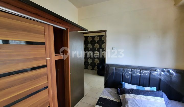 For Rent: The Suites Metro S.hatta Apartment, 2 bedrooms, 2 bathrooms, spacious, furnished with electronics, near Metro Polda, Indah Mall, Al Islam Hospital, Tax Office, good view.
