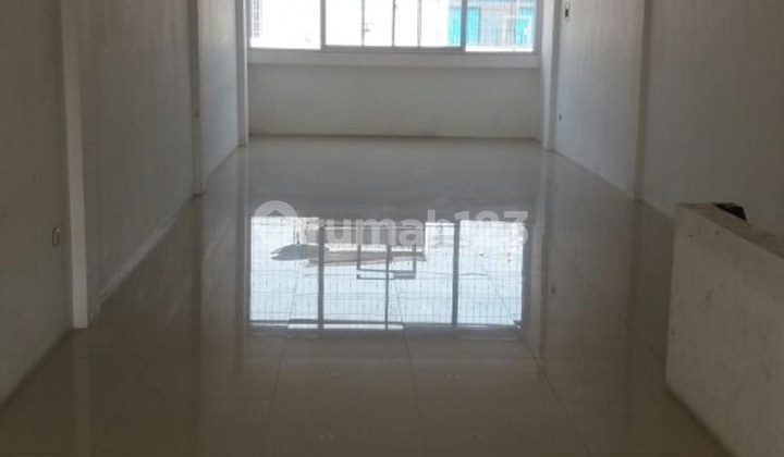 For Rent: Shop House, 4.5x25, 3 Floors