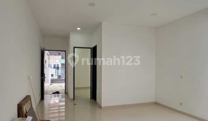 Negotiable Until Deal, New House Ready to Live In, Free Canopy and Kitchen Set in Metland Puri 2