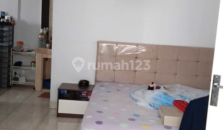 Negotiable! 3-Story West-Facing House Ready to Occupy in Citra 2 Ext Kalideres 2