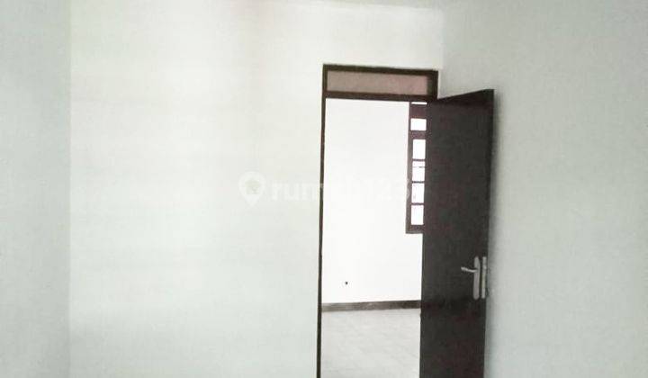 Rumah Baru di Renov Dan Kondisi Rapi di Kosambi Baru