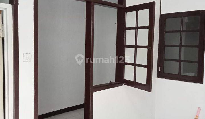 Rumah Baru di Renov Dan Kondisi Rapi di Kosambi Baru