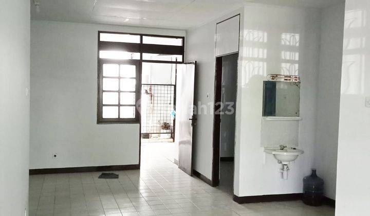 Rumah Baru di Renov Dan Kondisi Rapi di Kosambi Baru