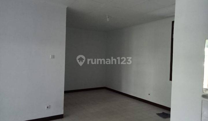Rumah Baru di Renov Dan Kondisi Rapi di Kosambi Baru