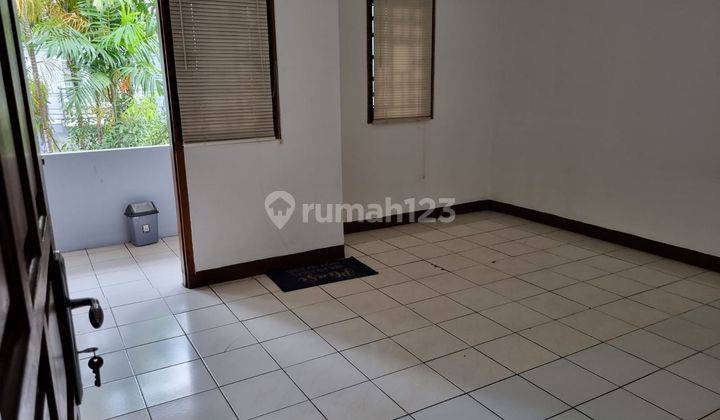 Disewakan Rumah Bagus Dan Sangat Terawat di Puri Indah Lokasi Oke 11