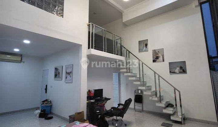 Rumah Bagus Dan Sangat Terawat 3 Lantai di Metland Puri Lokasi Ok