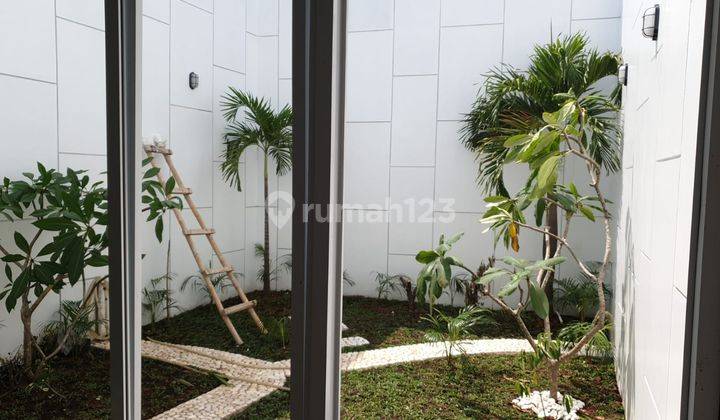 Rumah 4 Lantai Siap Huni di Kav Dki Jakarta Barat Nego 2