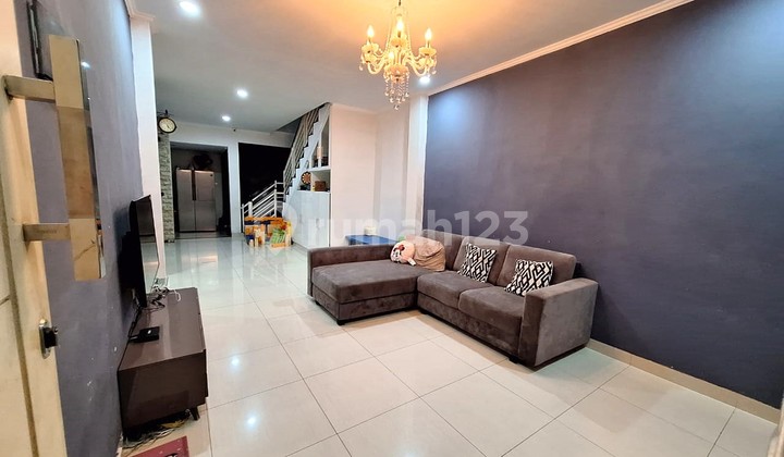 Ambil bisa Nego! Rumah Siap Huni Hadap Barat di Taman Semanan Indah