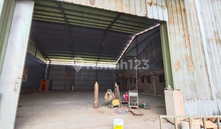 Ready-to-Live Warehouse Flood-Free Strategic Area in Daan Mogot, West Jakarta