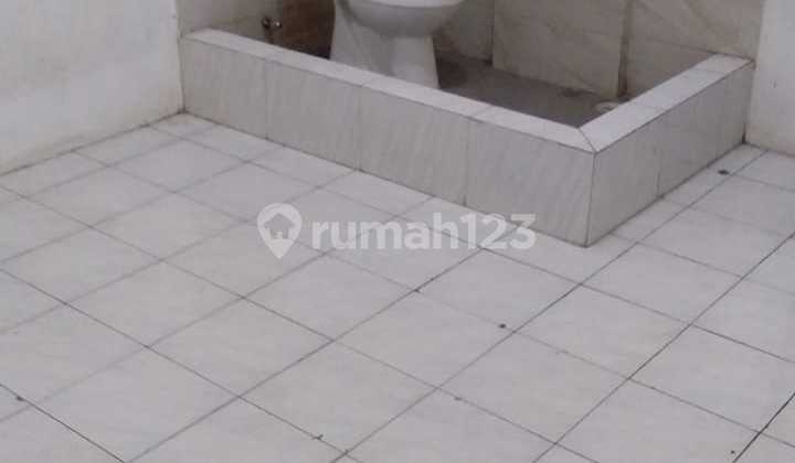 Negotiate for a Nice and Commercial Shop House in Cengkeh Tamansari