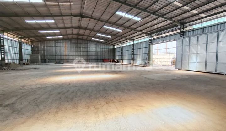 Spacious Warehouse, Ready for Business and Strategically Located in Daan Mogot, West Jakarta