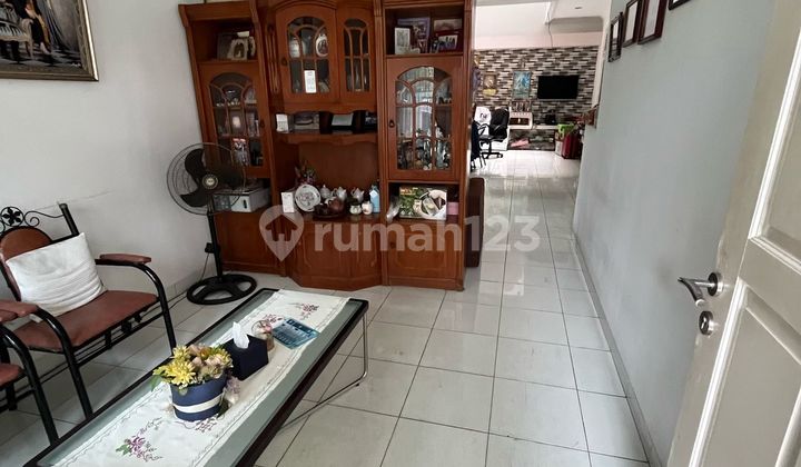 Beautiful and Spacious SHM House with a Strategic Location in Duri Kosambi Beautiful and Spacious SHM House with a Strategic Location in Duri Kosambi