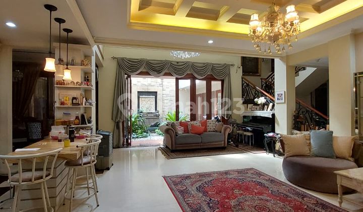 Price Negotiable Until Deal! Semi-Furnished Luxury House Suitable for Large Families in Slipi, West Jakarta Price Negotiable Until Deal! Semi-Furnished Luxury House Suitable for Large Families in Slipi, West Jakarta