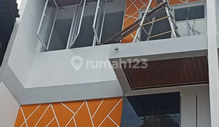 JUAL CEPAT! Siapa Cepat Dia Dapat, Rumah Baru 3 Lantai Bagus dan Murah di Angke Indah Jakarta Barat 2