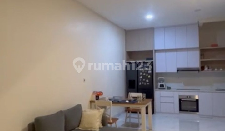 Nego Rumah Full Furnished 2 Lantai cuma 1,875M di Cluster Amerika Green Lake City Nego Rumah Full Furnished 2 Lantai cuma 1,875M di Cluster Amerika Green Lake City