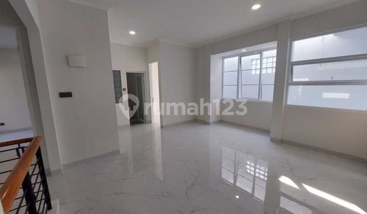 NEPIS, Like New House, Free AC with SHM in Delations BSD Tangerang 2