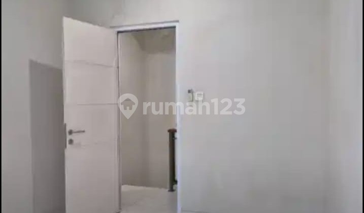 Ready House with 2+1 Bedrooms in Arcadia, Gading Serpong 2