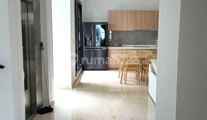 WAJIB LIHAT! Rumah 3 Lantai Ada Lift di Sutera Winona, Alam Sutera Super Premium, Harga NEGO! 2