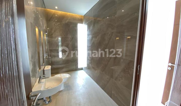 Rumah Baru, Bagus Hadap Barat, Desain Premium di Kav Dki Meruya 2