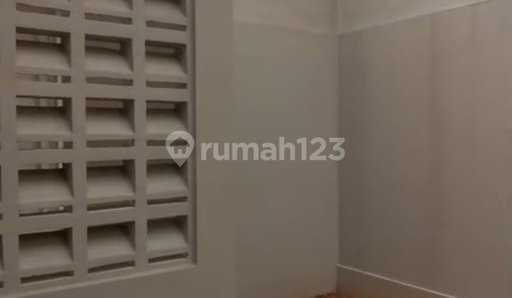 Nego! Rumah Bagus Hadap Tenggara Dekat Pusat Perbelanjaan di Cluster Canna Tangerang 2