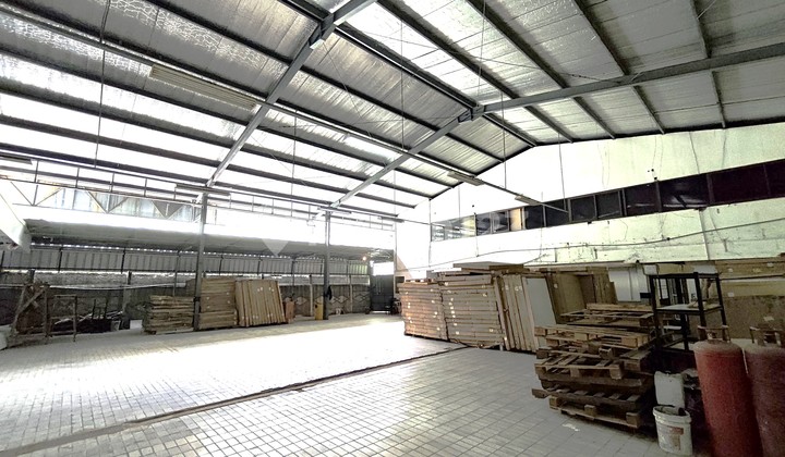 Nego Gudang untuk Usaha Strategis di Pinggir Jalan Raya Garasi Luas, di Sunter Danau Barat Jakarta Utara