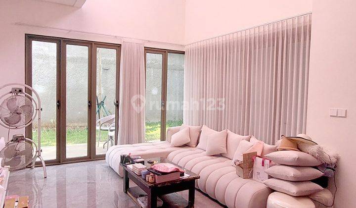 Rumah Idaman Pink yang Cantik dan Luas di Puri 11 Heritage Residence Karang Tengah 1