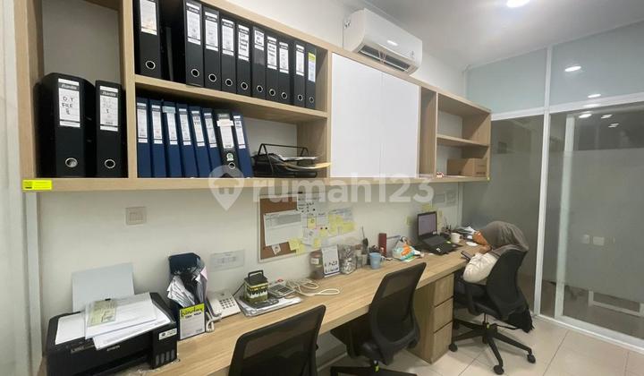 DEAL UNTIL SOLD! 4-Storey Ready-to-Occupy Shop House in Puri Mansion – Semi Furnished, Free AC, Super Strategic Location! 2