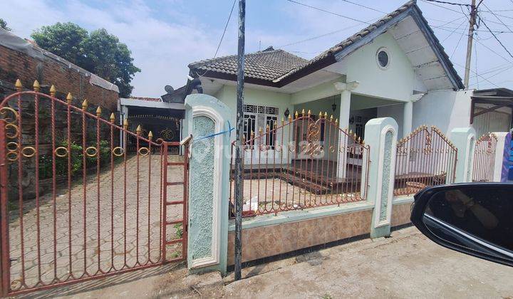 Rumah Bisa Untuk Usaha Coffe Shop Atau Resto di Karawang Timur Lokasi Bagus  1