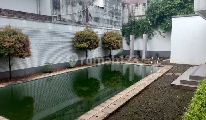Ready to Occupy Exclusive House Negotiable in Elite Area with Swimming Pool in Kemang