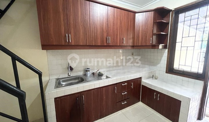 Nego Sampai Deal Rumah sudah SHM Semi Furnished di BSD Nego Sampai Deal Rumah sudah SHM Semi Furnished di BSD