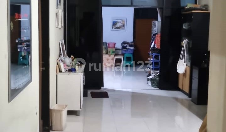 Nice House Near Shopping Center in Sukarasa Tangerang