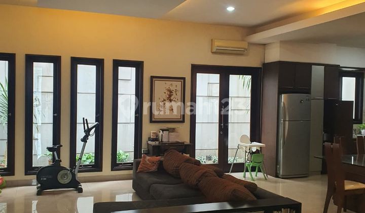 Nego Rumah Bagus Kondisi Like New di Taman Villa Meruya Jakarta Barat