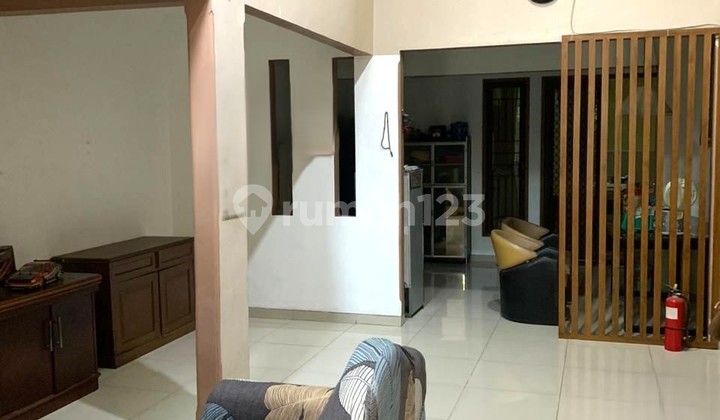 Hot Deal! South-Facing House in Valencia Graha Raya at a Bargain Price! Hot Deal! South-Facing House in Valencia Graha Raya at a Bargain Price!