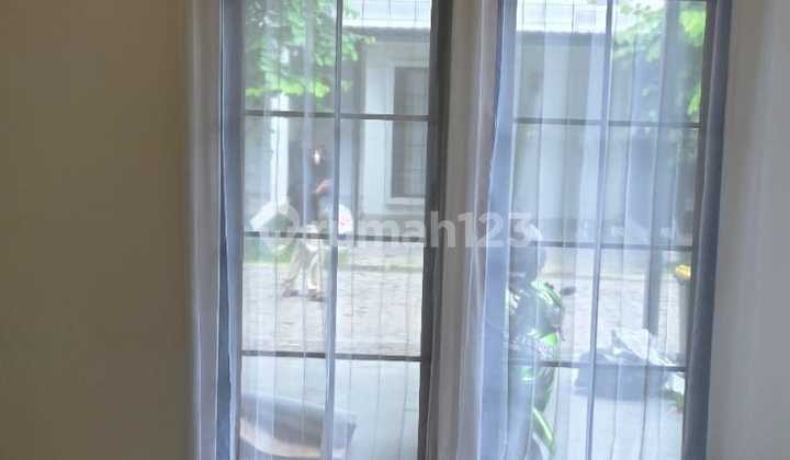 For Rent! Comfortable 3BR Residence in Citra Garden Bintaro with 24-Hour Security 2