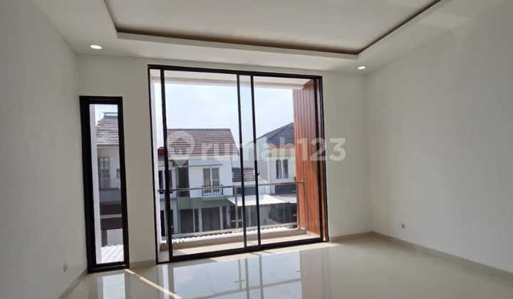 Negotiable Until Deal, New House Ready to Live In, Free Canopy and Kitchen Set in Metland Puri