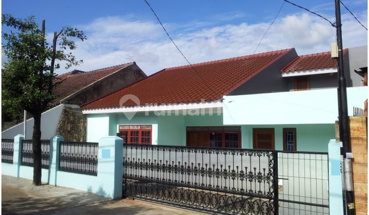 Rumah Komplek Shangrilla Petukangan, Jakarta Selatan Rumah Komplek Shangrilla Petukangan, Jakarta Selatan