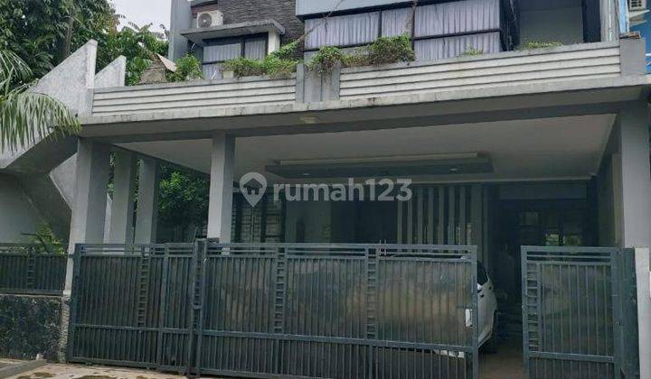 Rumah 2 Lantai Dekat Fasilitas Umum Di Griya Loka Bsd 1