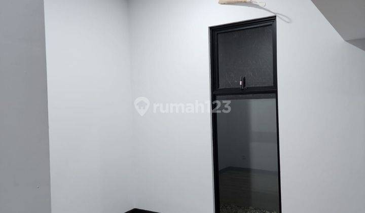 RUMAH BARU DAN BAGUS DEKAT PINTU TOL DAN STASIUN KERETA DI GRIYA LOKA BSD 2