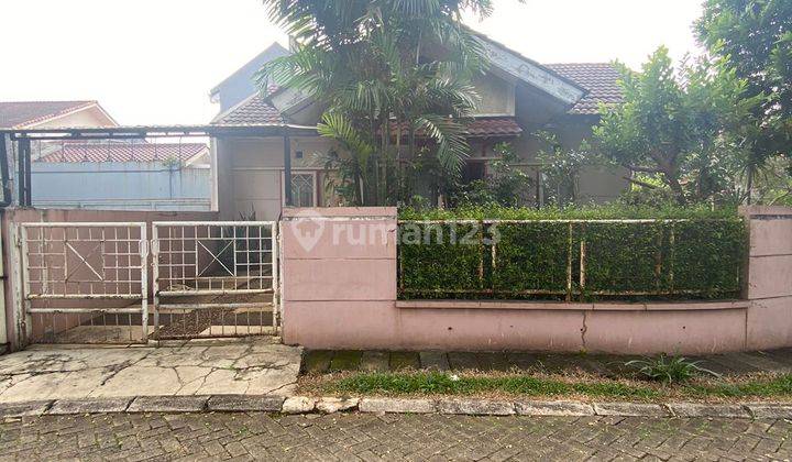 RUMAH HOOK DEKAT PINTU TOL DAN STASIUN KERETA DI KENCANA LOKA BSD 1