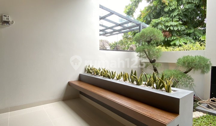 Dijual Rumah Bagus Siap Huni Dan Dekat Pintu Tol & Stasiun Kereta Di Taman Chrysant Bsd 2