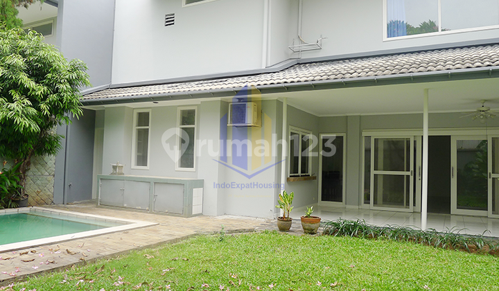 Exclusive Living In Cipete - Spacious Home With Modern Comfort