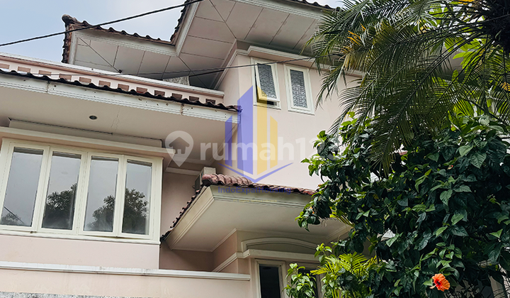 Elegant Luxury Home For Rent | 700 Sqm | Private Pool | South Jakarta