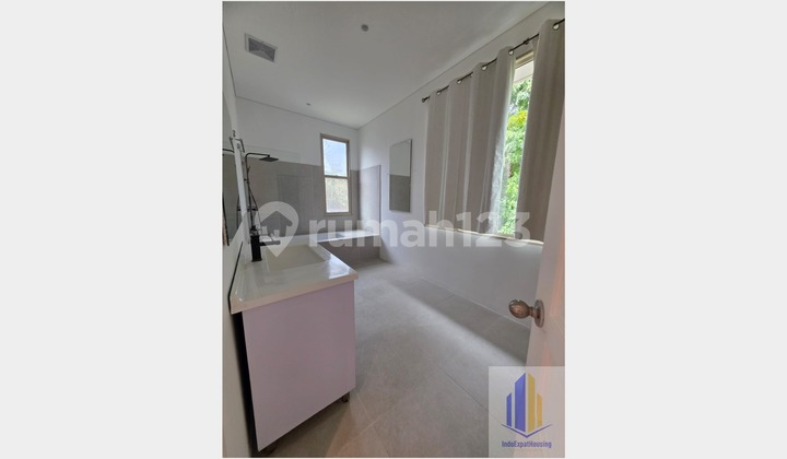 Luxury Residence in the Premium SCBD Area, South Jakarta Luxury Residence in the Premium SCBD Area, South Jakarta