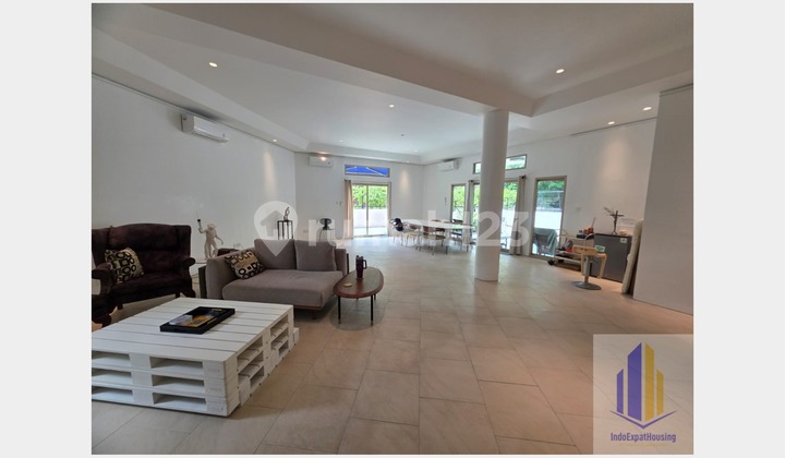 Luxury Residence in the Premium SCBD Area, South Jakarta Luxury Residence in the Premium SCBD Area, South Jakarta