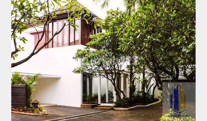 Luxury House in a Premium Complex with Private Pool 2